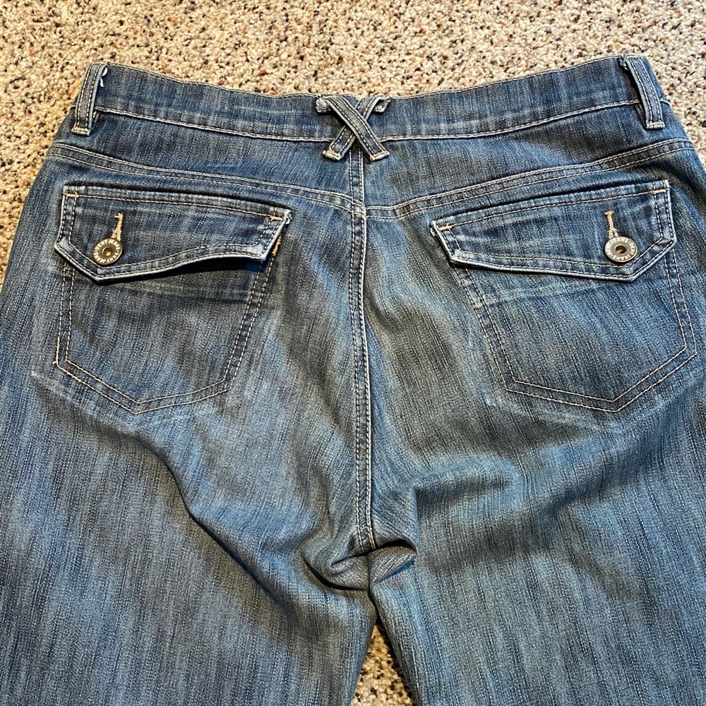 DKNY Capris - Picture 6 of 6